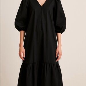 Chic Black Midi Sleeved Dress